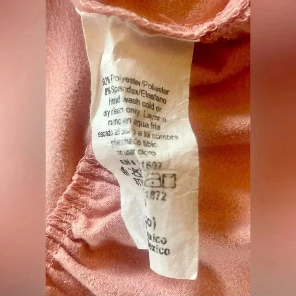 Pink Off The Shoulder Crop Top - Picture 4 of 5